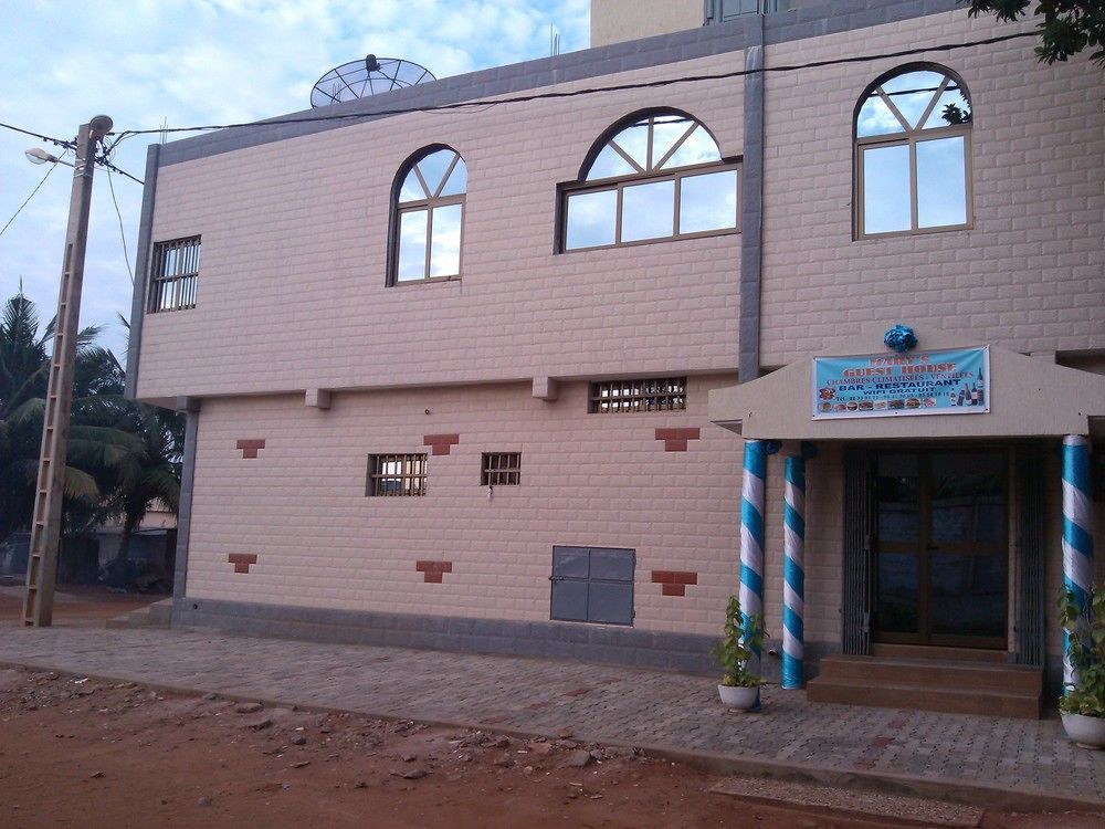 Marys Guest House Lome Exterior photo