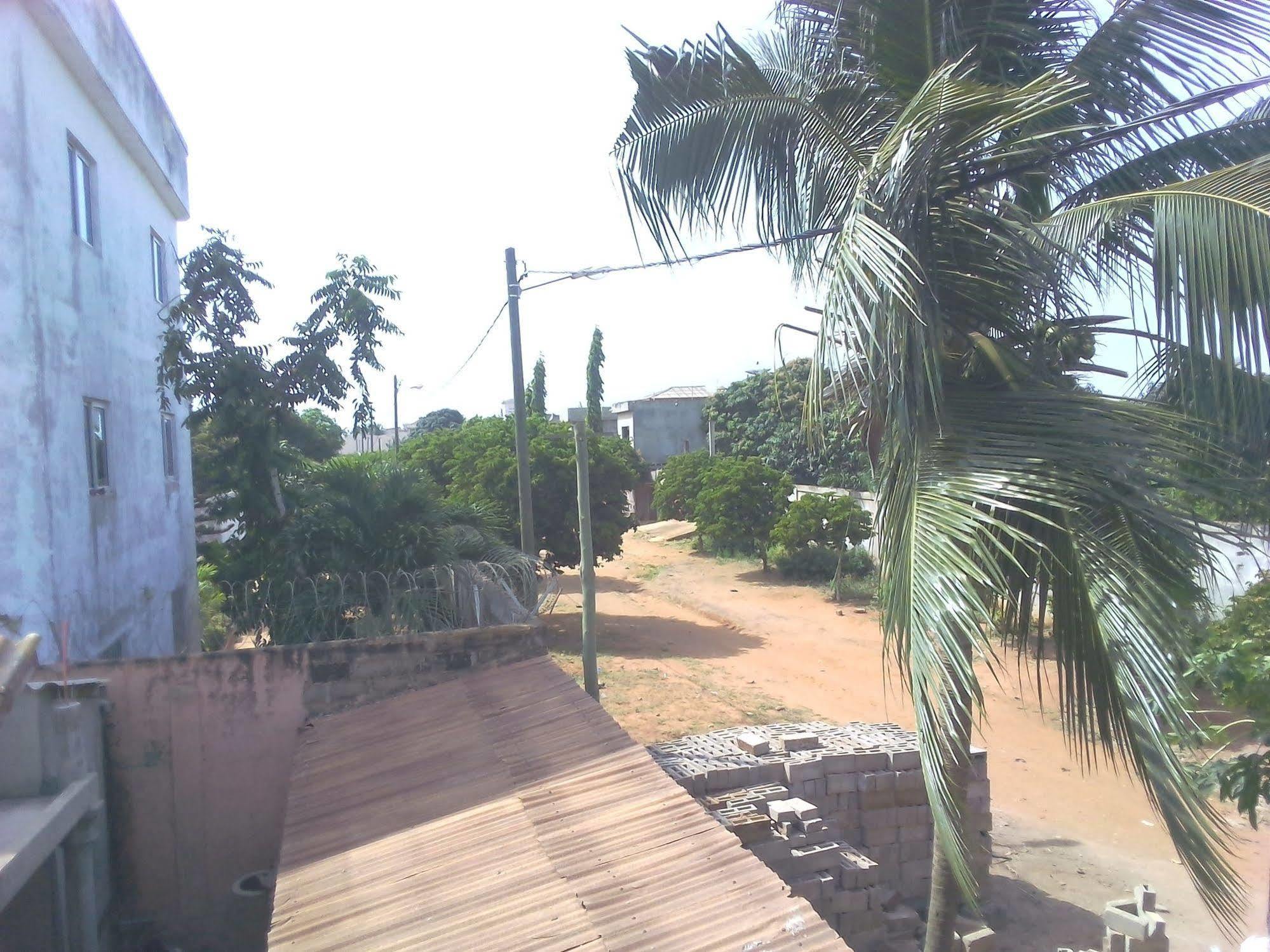 Marys Guest House Lome Exterior photo